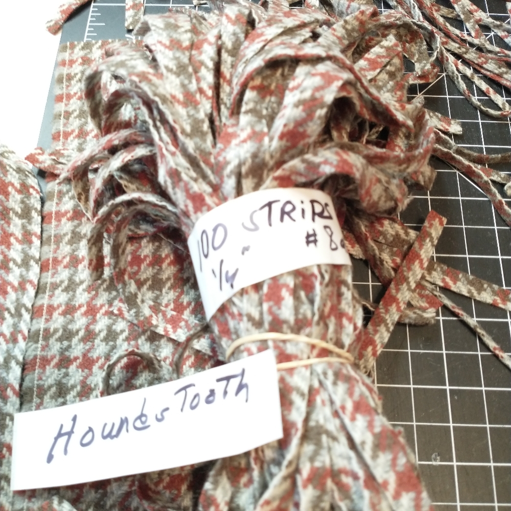 Wool 100 Strips 1for Rug Hooking #8 =1/4"‎ Houndstooth pattern. Firm